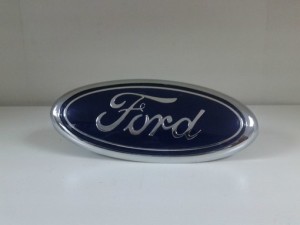 как снять значок ford с ford focus