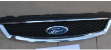 Снимаем решетку радиатора на Ford Focus 2 вместе