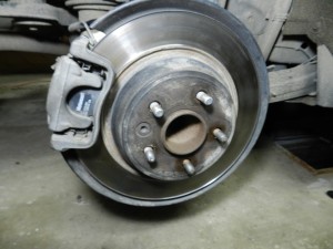 Как быстро заменить шпильку на ступице колеса Форд Фокус 2?